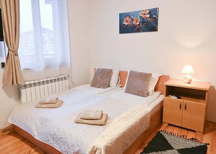 The Mountain Hug 1 By Si Apartman Banszko